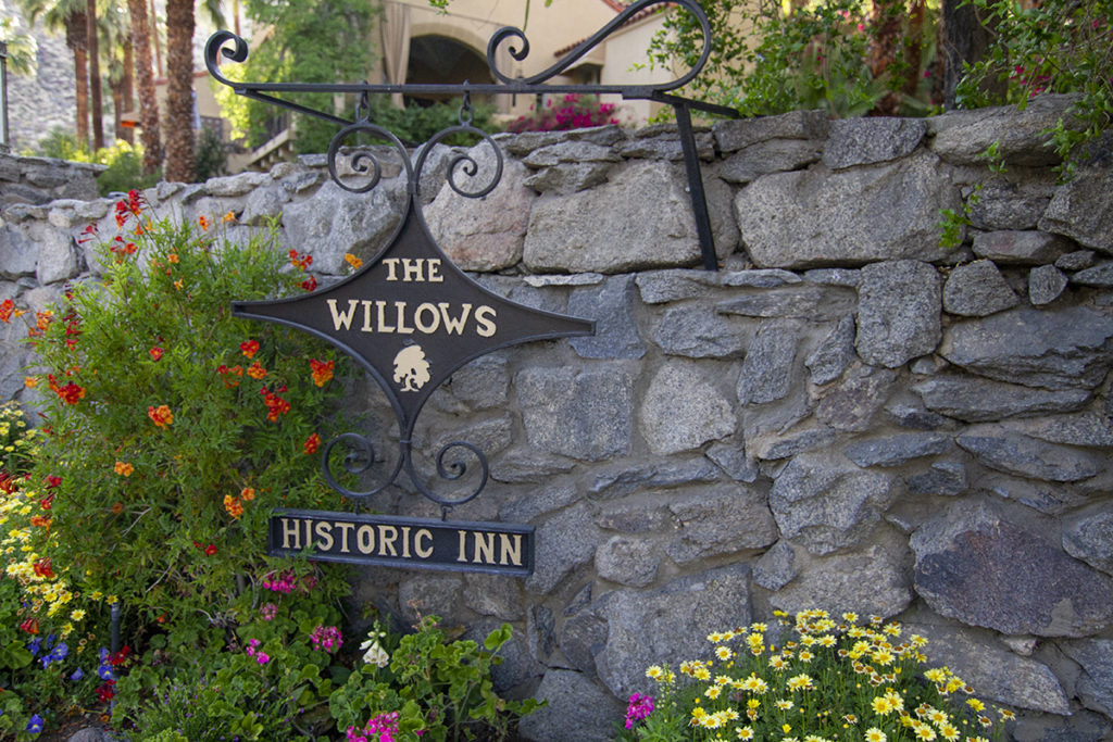 tour Temecula wineries at willows historic palm springs inn